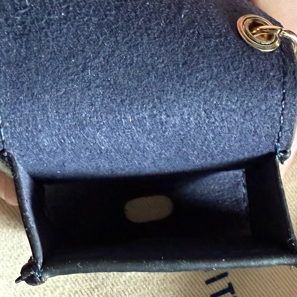 FASHION AirPod Pro 1 Case - Picture 5 of 5